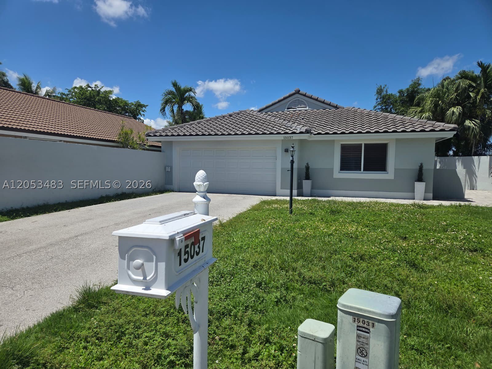 15037 Brighton Ln – photo 1