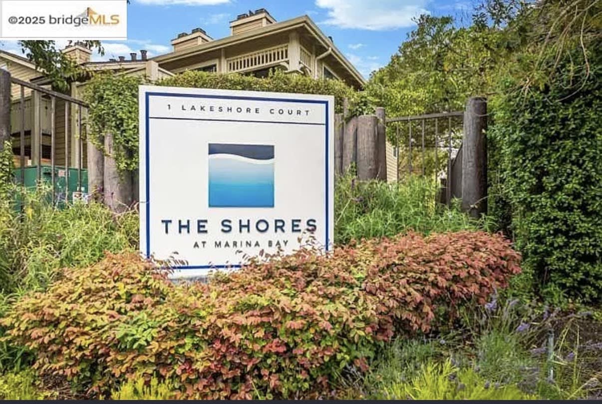 15 Shoreline Ct – photo 1