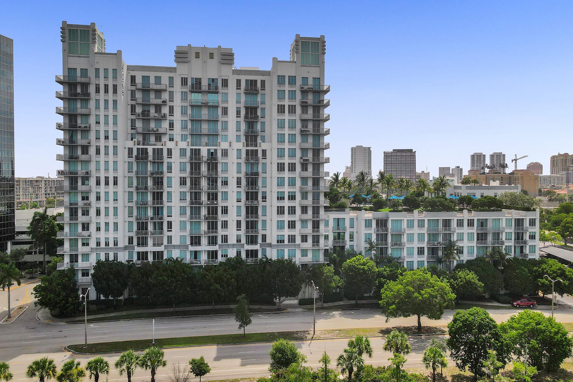 300 S Australian Avenue – photo 1