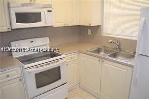 1370 NE 119th St – photo 2