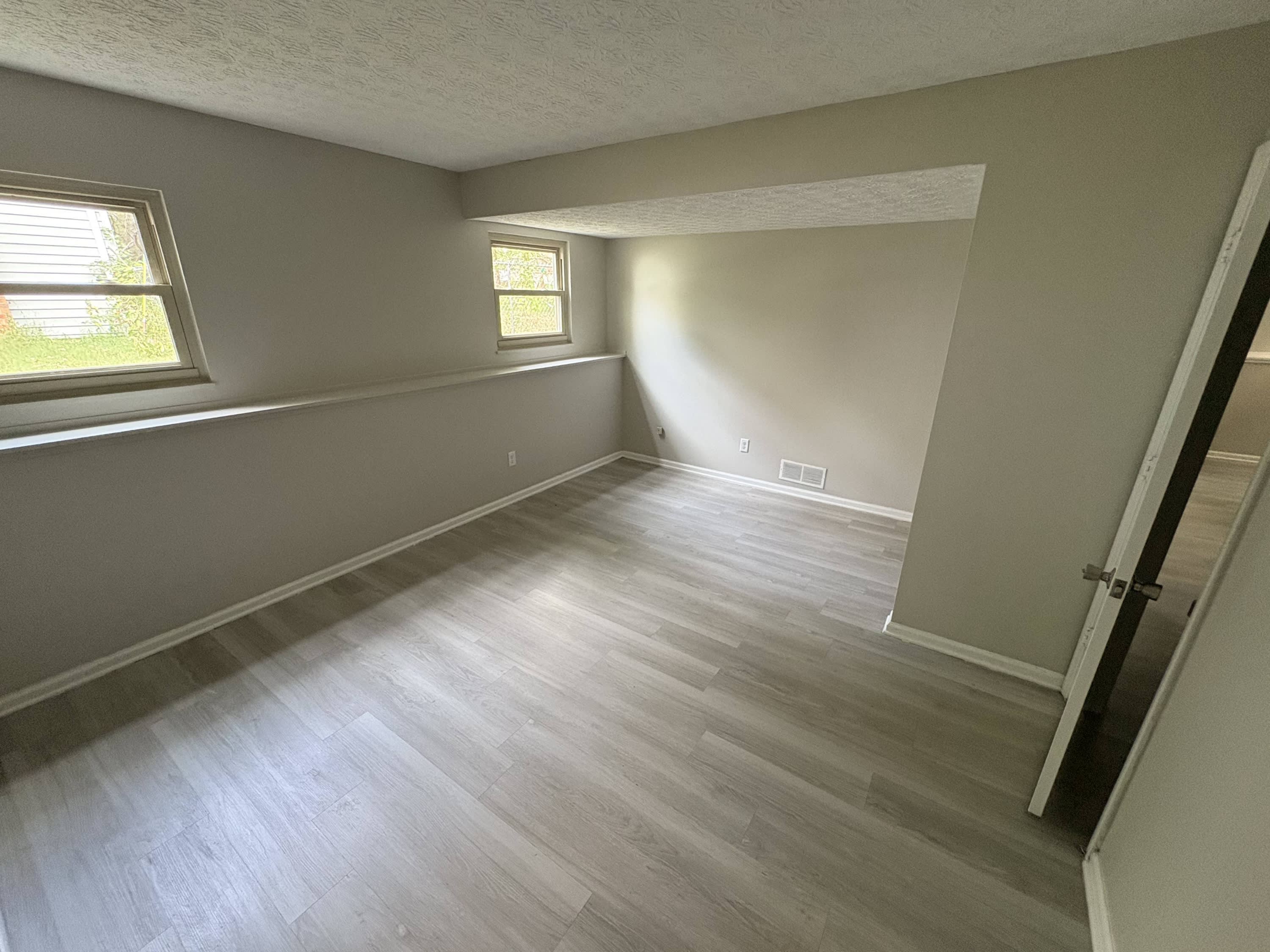 406 Seranade St – photo 5