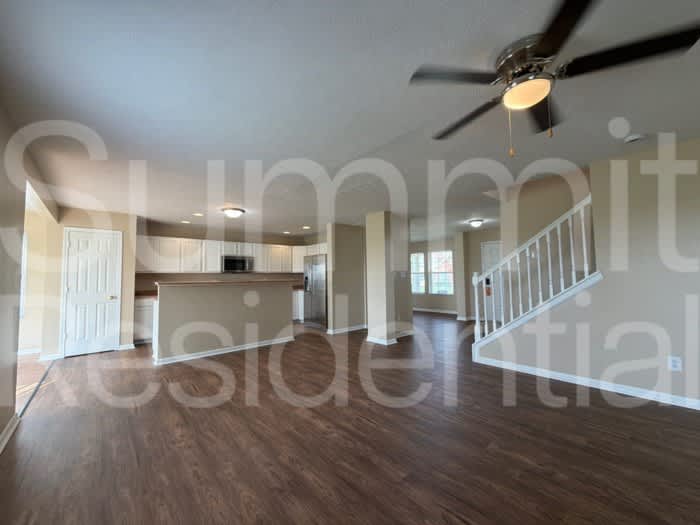 8005 Harshaw Drive – photo 4