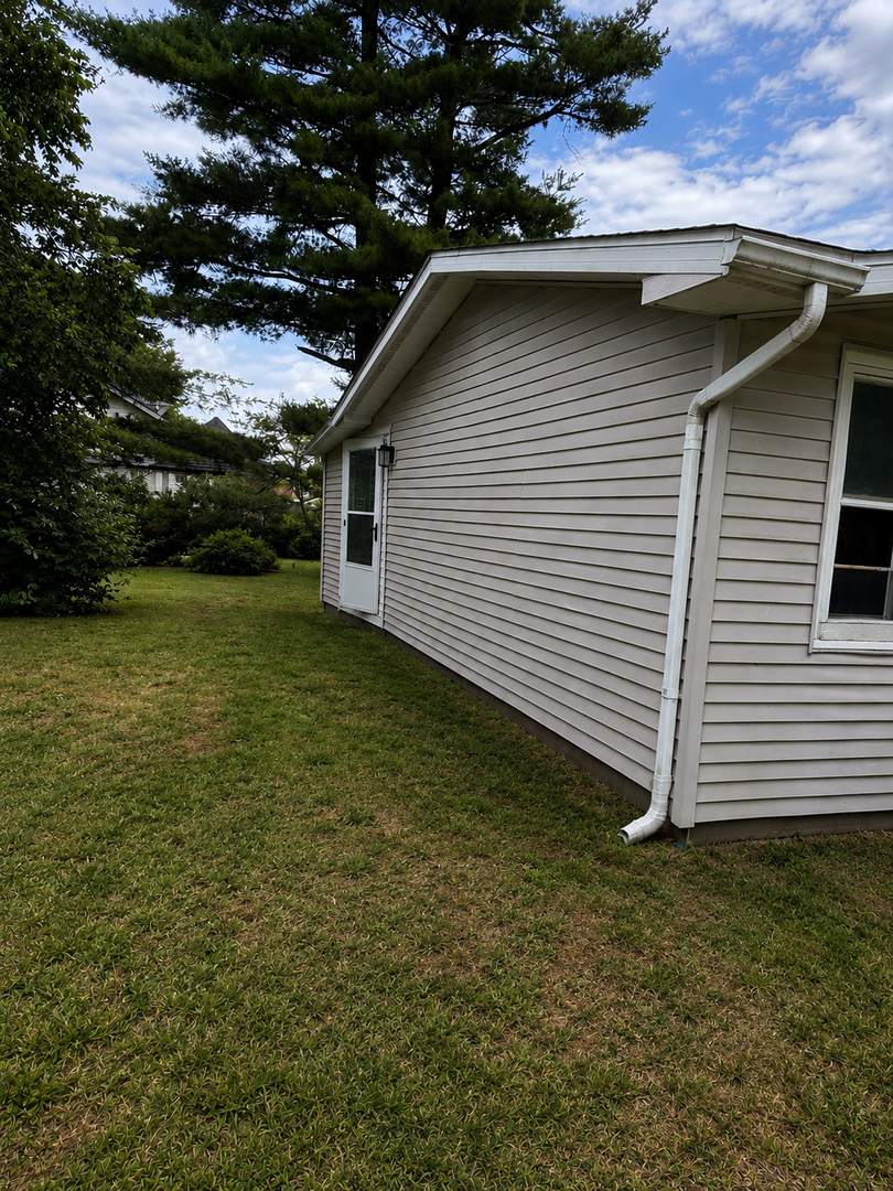 Affordable Ranch Home With Large Yard in Quiet Woodhull! – photo 3