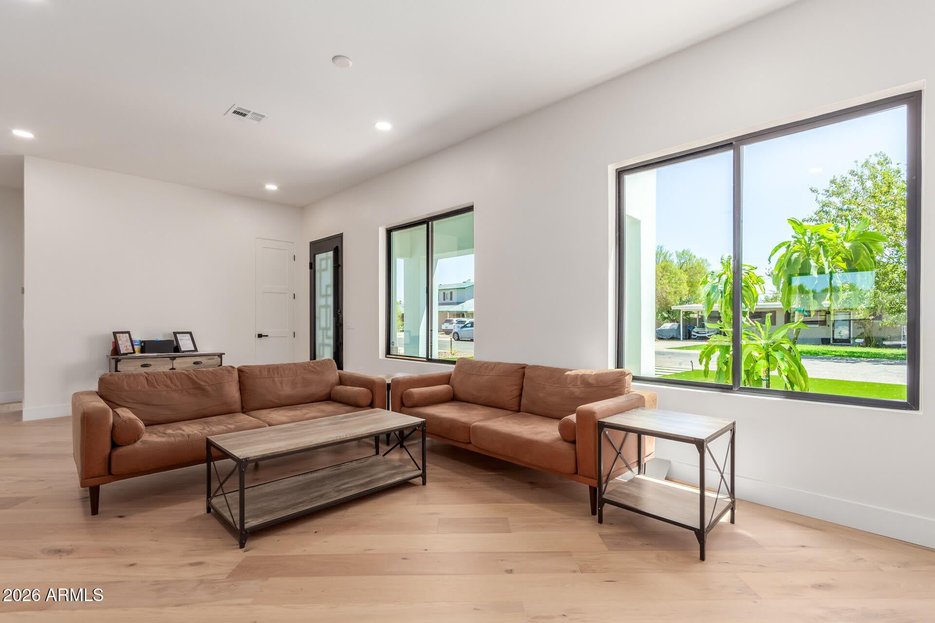 3014 E AVALON Drive – photo 2