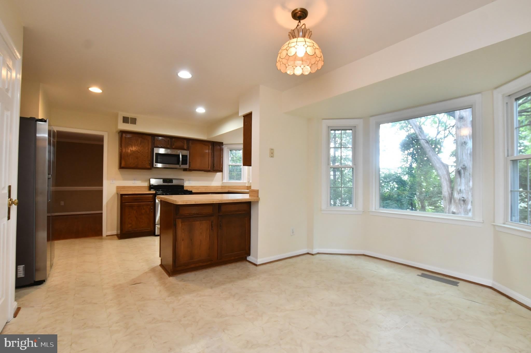 350 COPPERFIELD Lane – photo 2