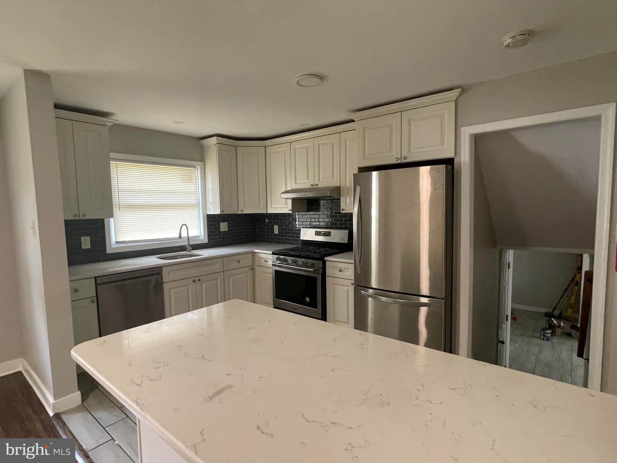 209 MAINE Avenue – photo 4