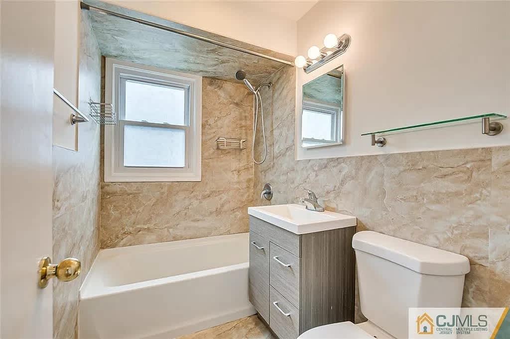 237 Loring Avenue – photo 2