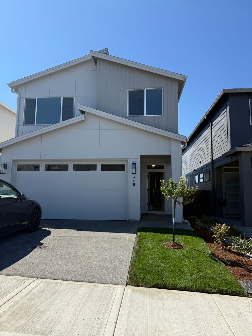 Beautiful Ridgefield Home With Modern Finishes Spacious Layout Attached Garage And Convenient Access To Shopping Parks I 5 – photo 3