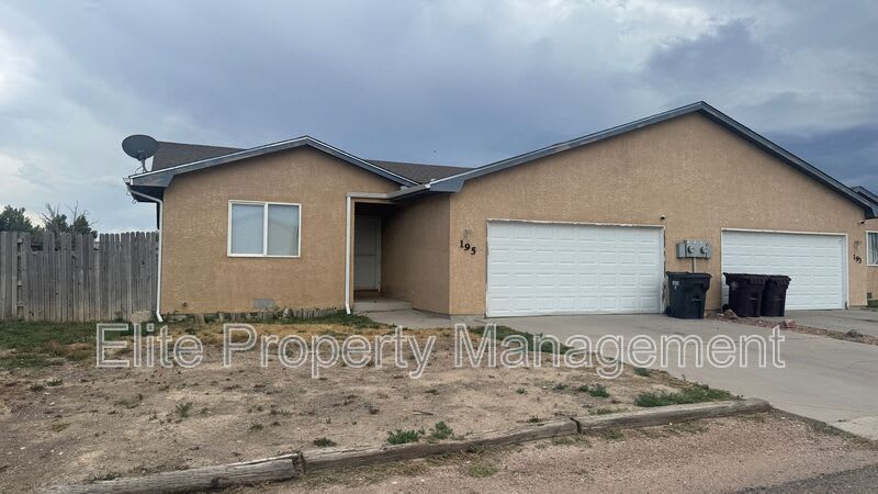 195 Stardust Court – photo 1