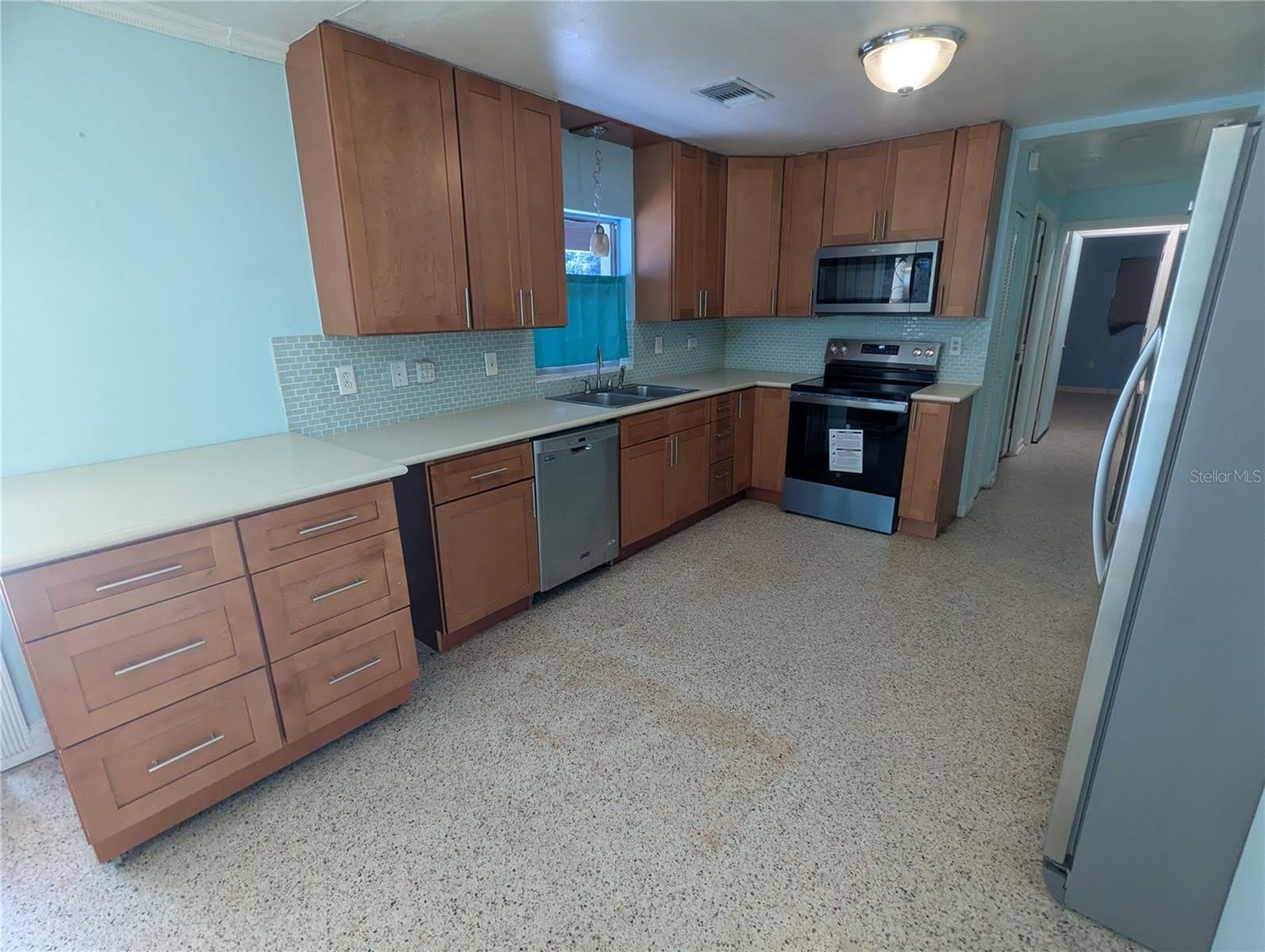 1521 Normandy Way – photo 5