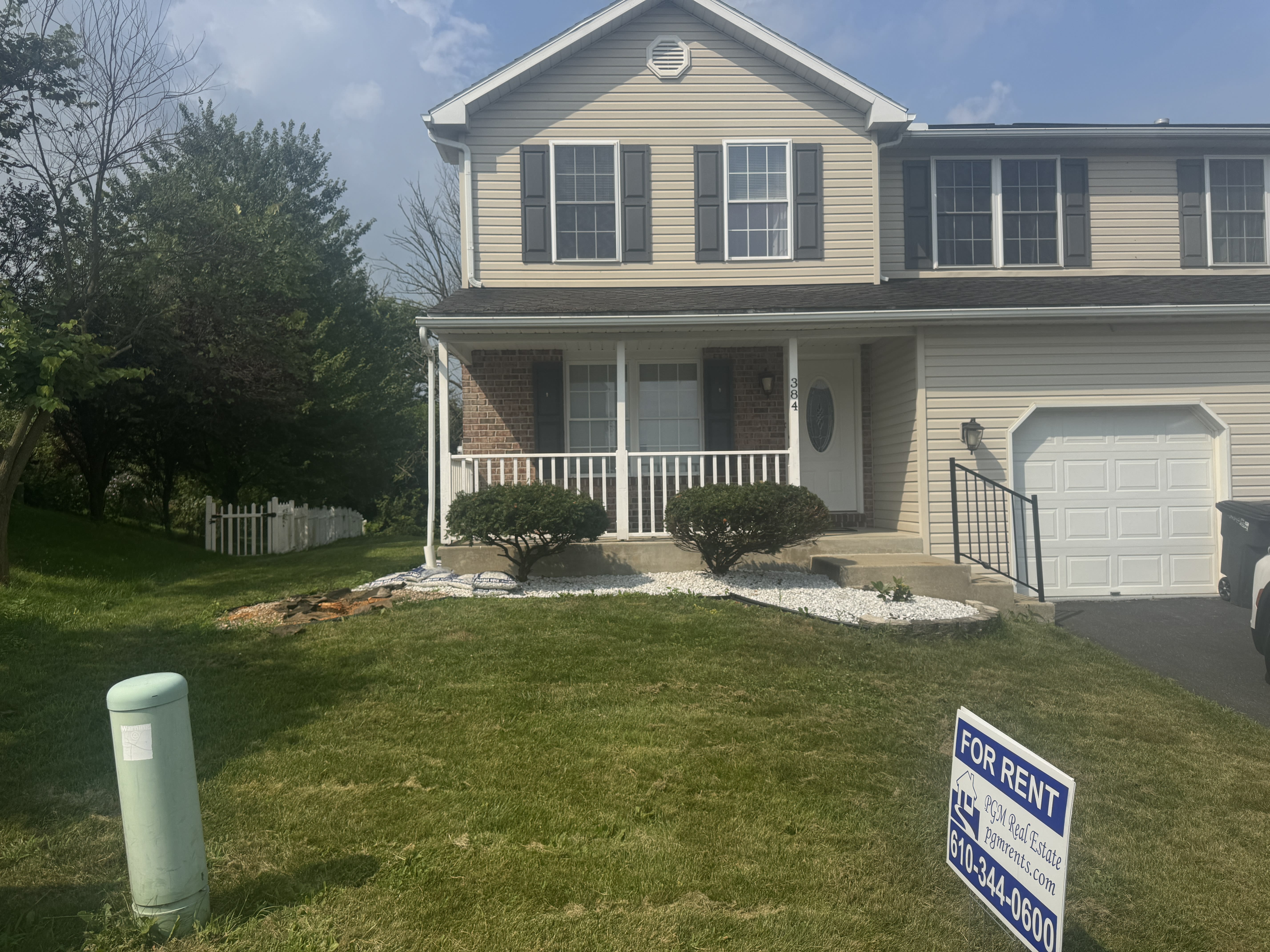 384 Oneida Dr – photo 2