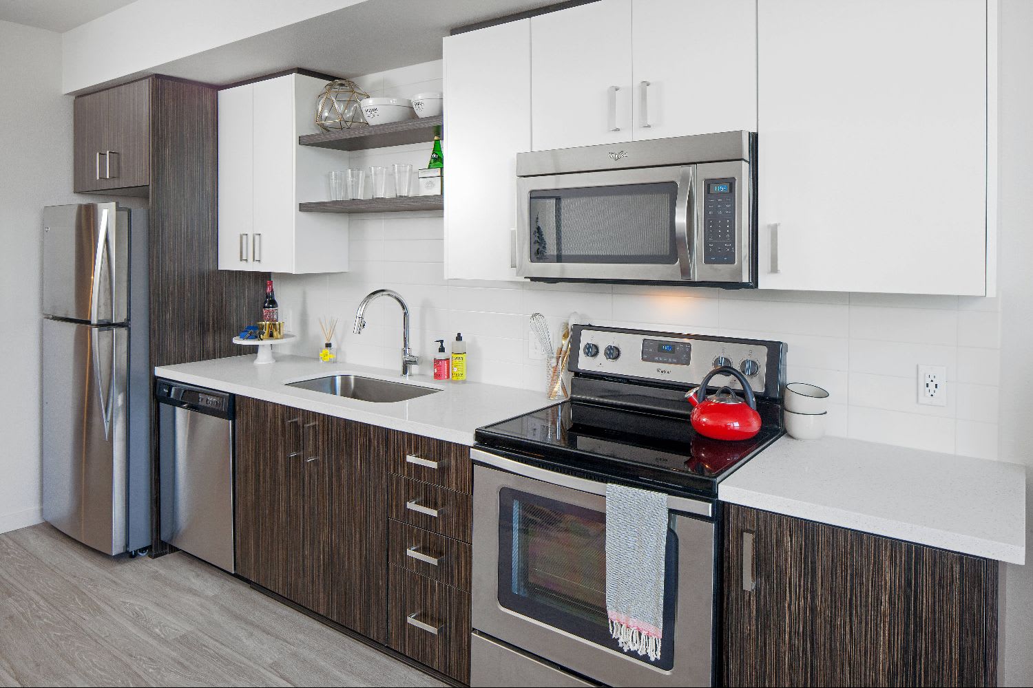 Woodlake Apartments – photo 1