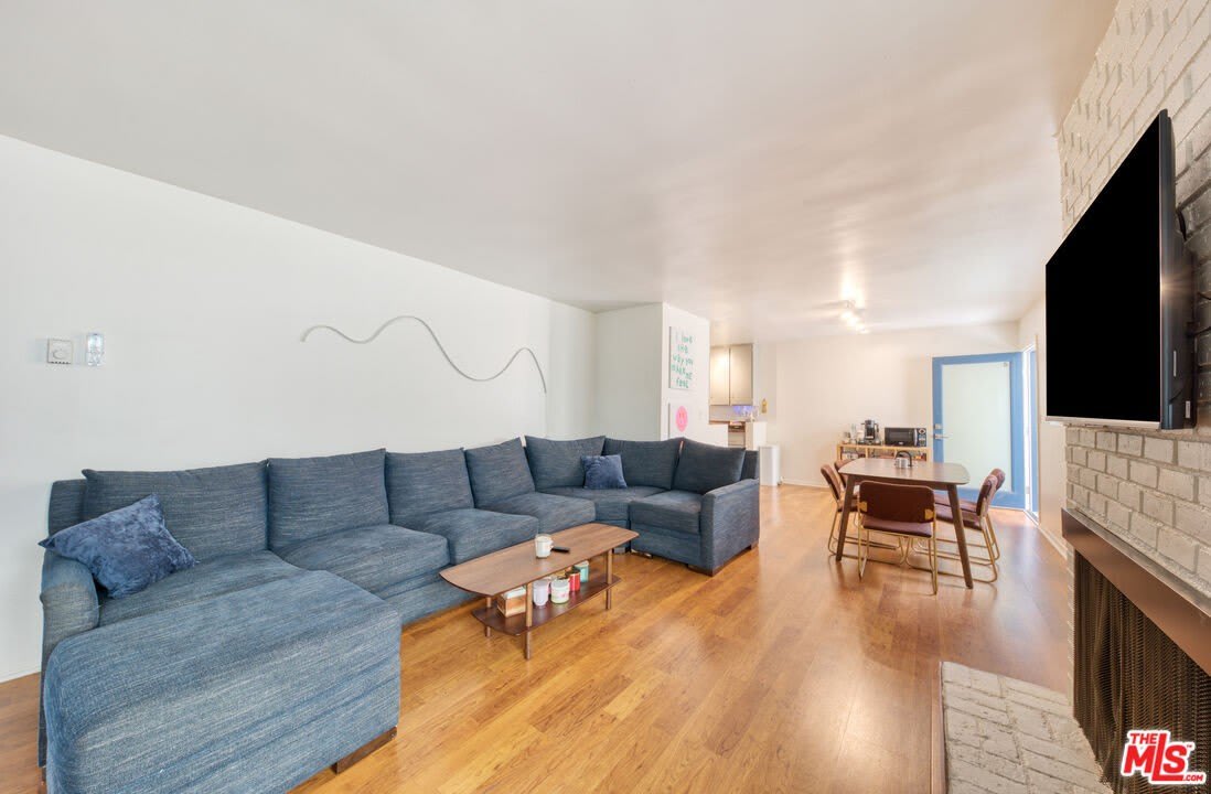 1524 Berkeley St – photo 4