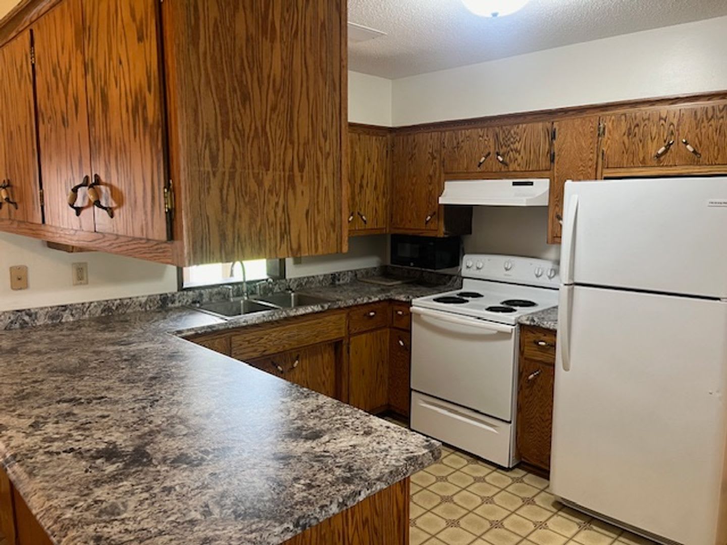 4 bedroom 2.5 Bathrooms – photo 5