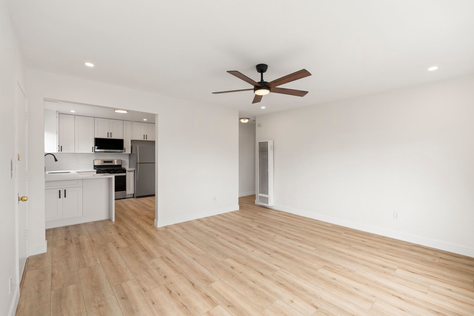 228-230 Elm Ave – photo 5