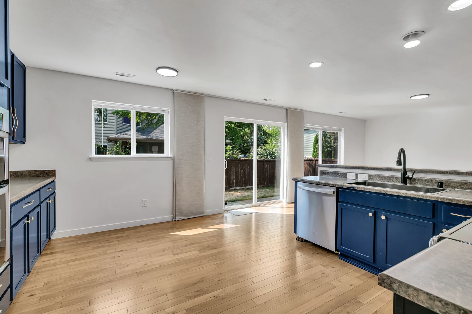4 Bedroom 3.5 Bath Home Near Kentlake High School – photo 5