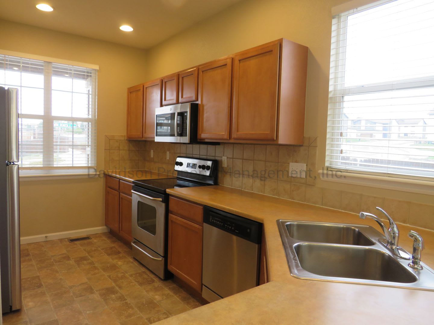 Cozy 3 Bedroom House in Stetson Hills – photo 3