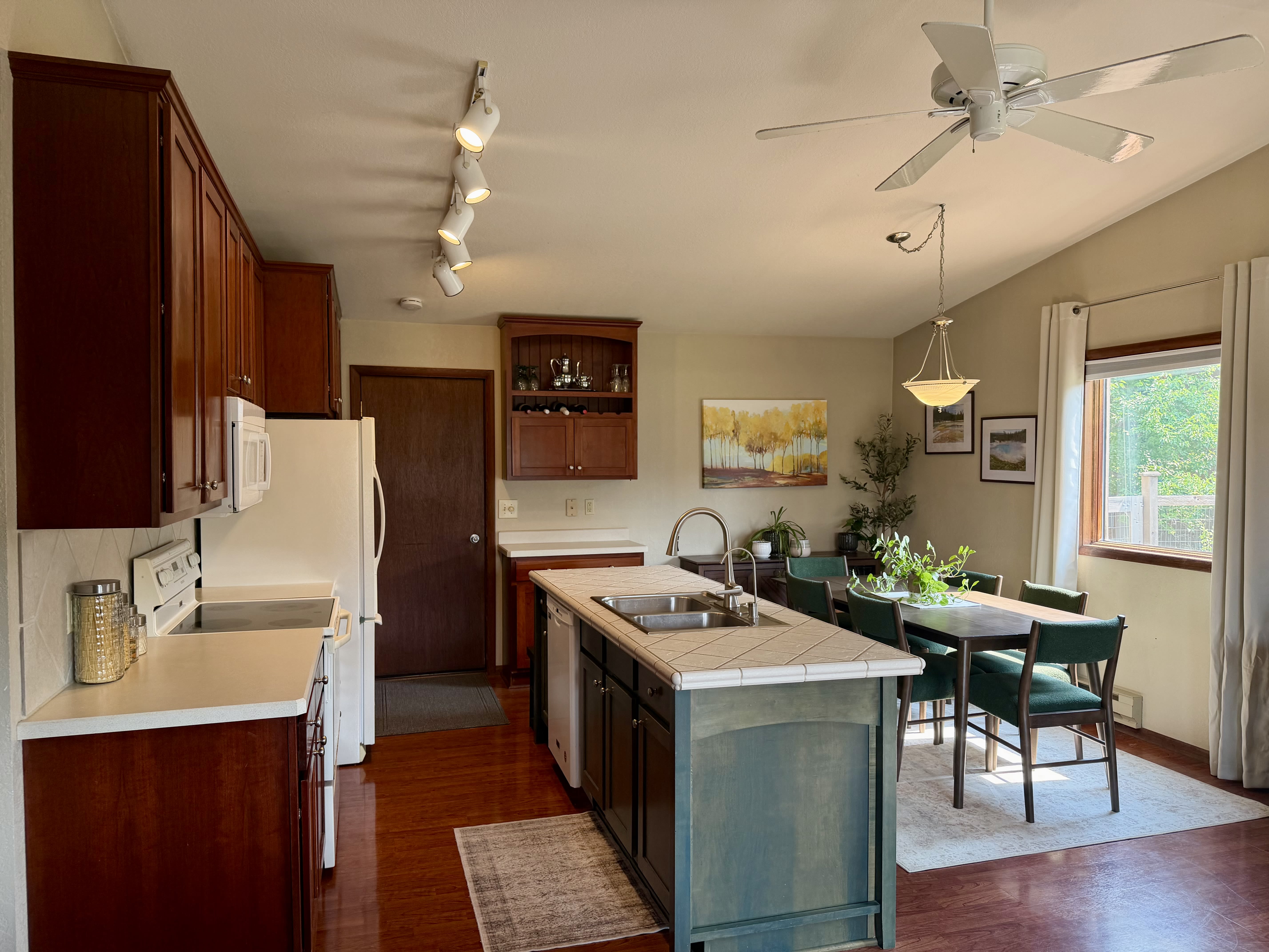 712 Redletter Street – photo 4