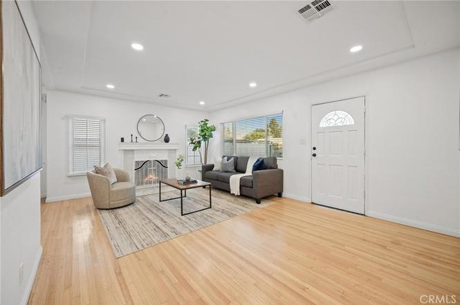 15445 W Archwood St – photo 2