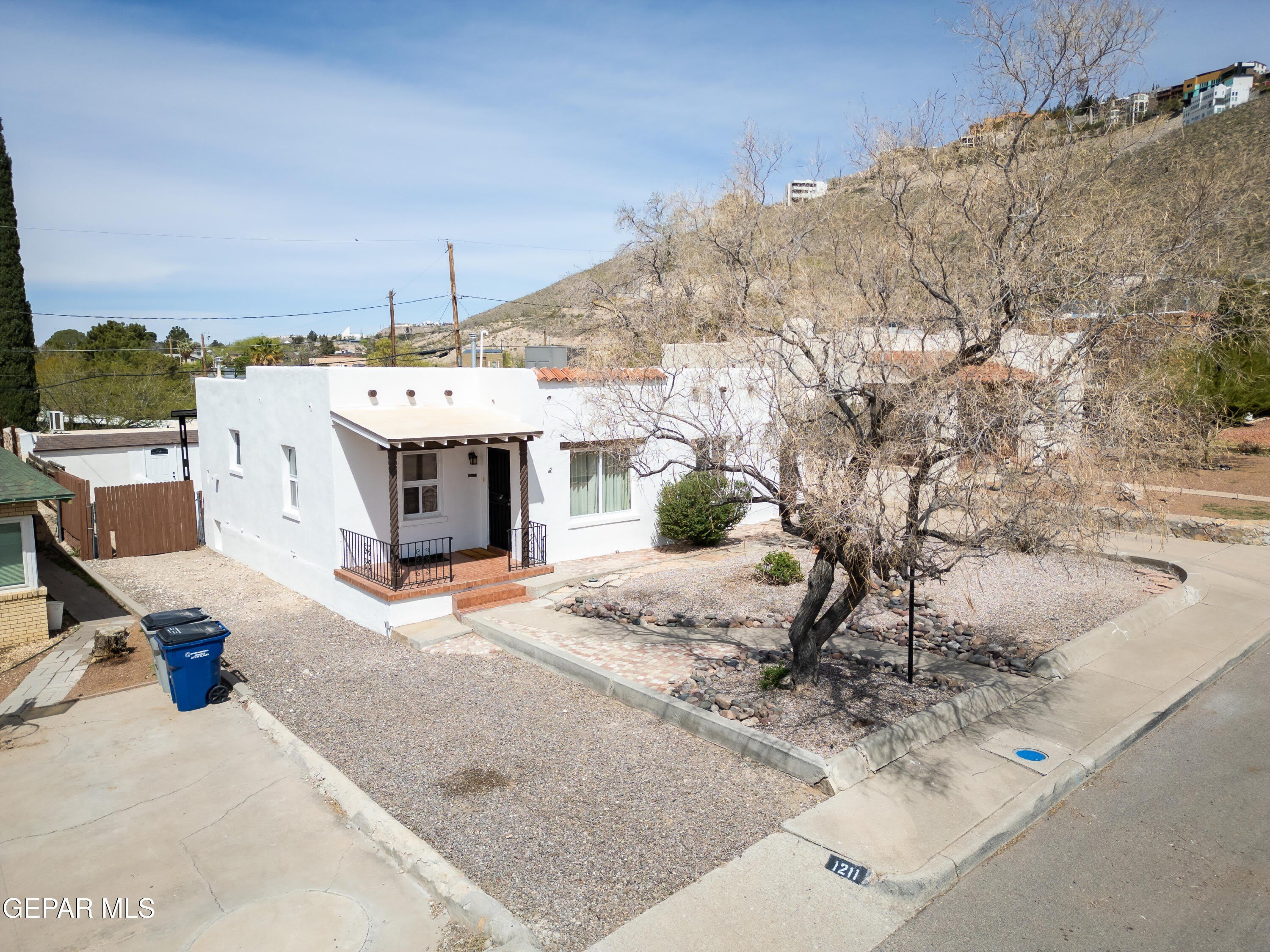 1211 MESITA Drive – photo 5