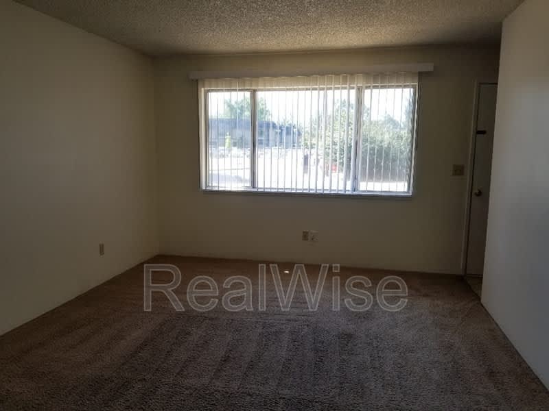 1112 SW 5th St – photo 5