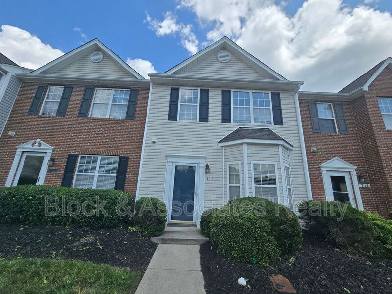 210 Brittany Way – photo 1
