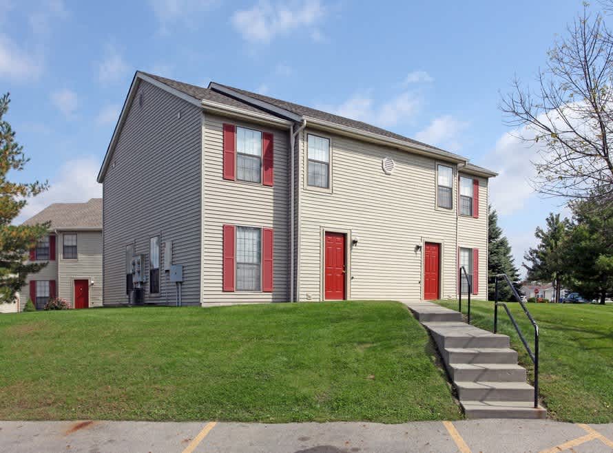 Silver Maple Apartment Homes – photo 2