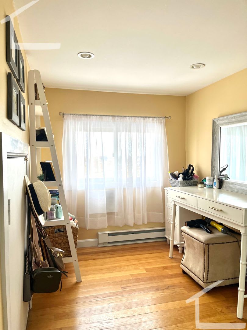 Gigantic 3 bed duplex unit in Oak Square – photo 2