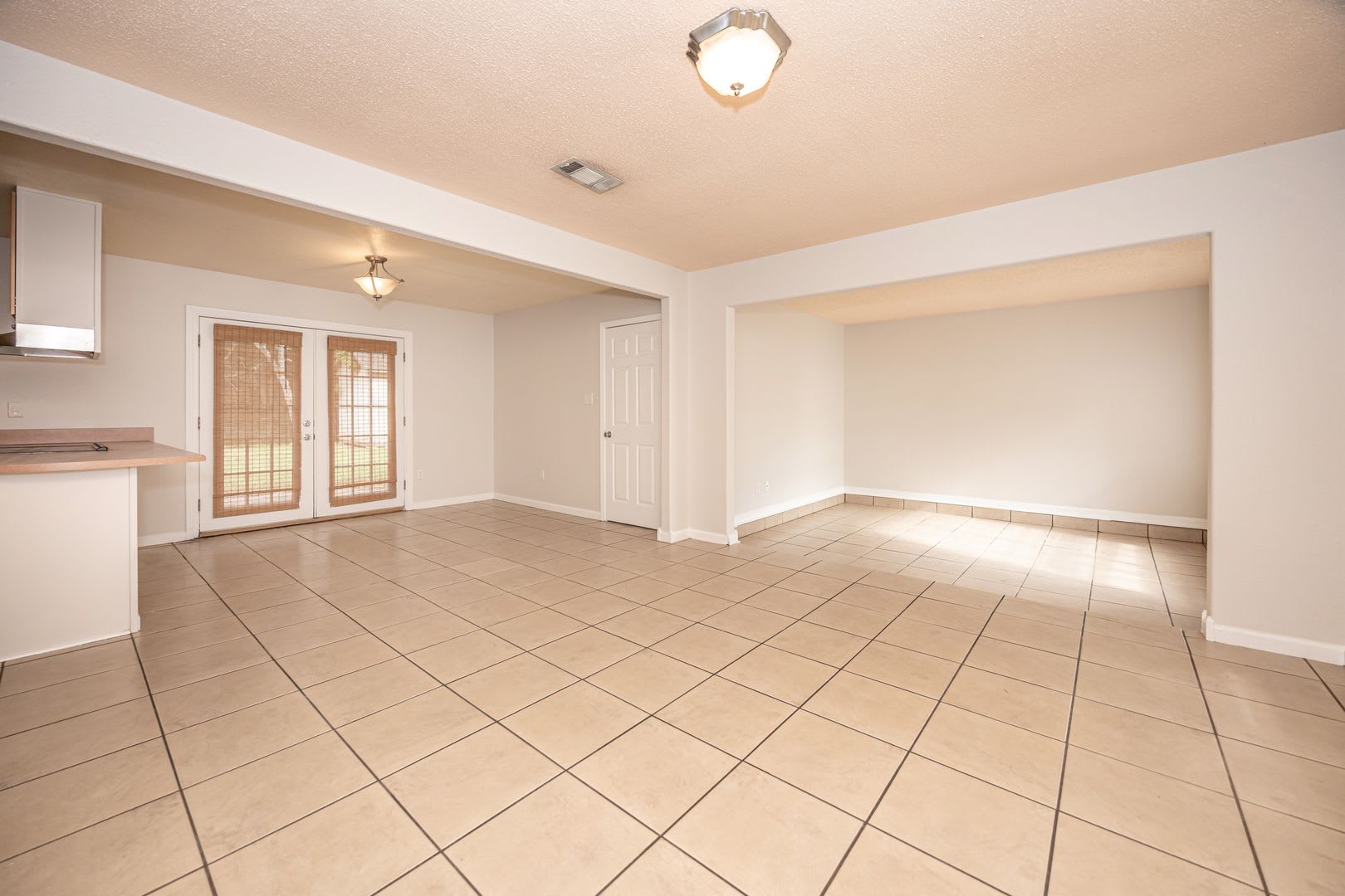 3 Bed / 1 Bath Home – Convenient Gautier Location – photo 5