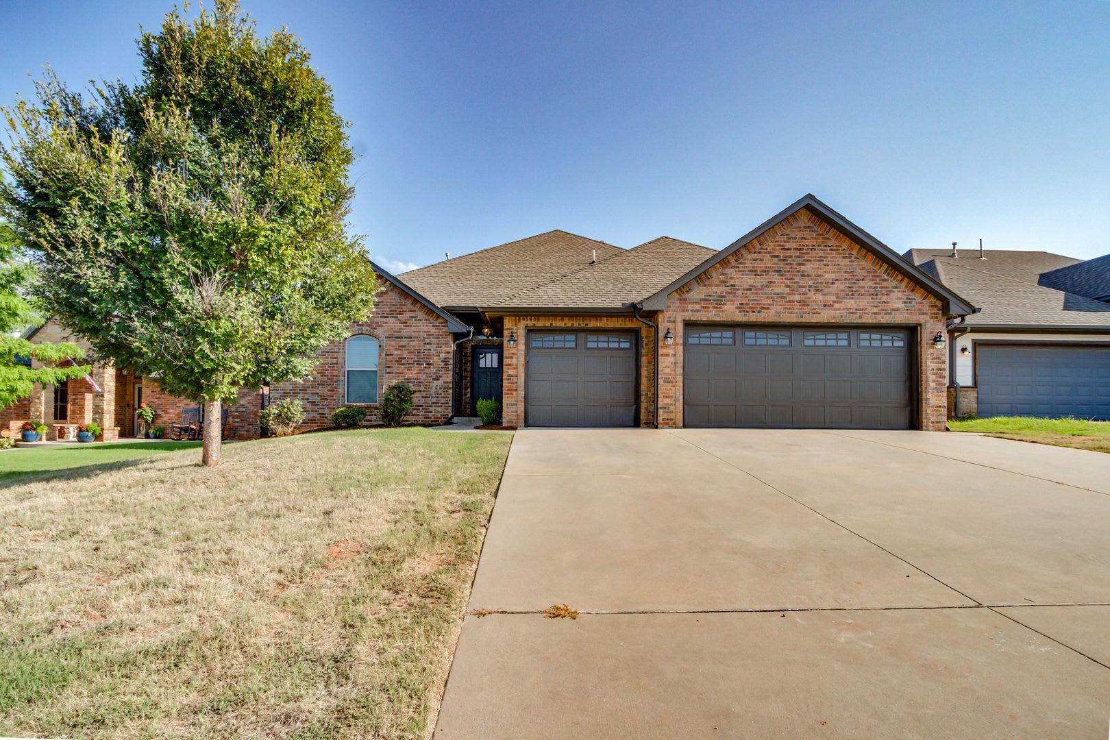 Move In Special 3 Bedroom 2 Bath 3 Car Garage Edmond – photo 1