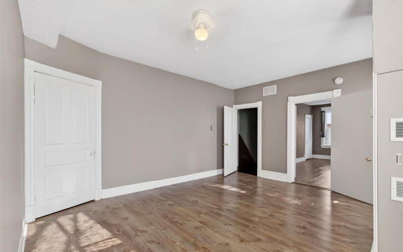 3005 S Compton Ave – photo 3