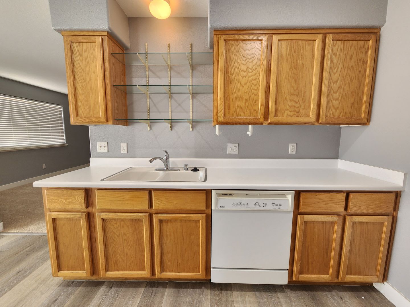 Henderson 3 Bed 2 5 Bath Townhome With Spacious Kitchen Private Backyard Large Primary Suite 2 Car Garage – photo 5