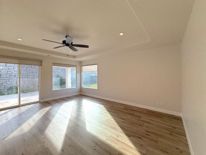 60 740 North – photo 5