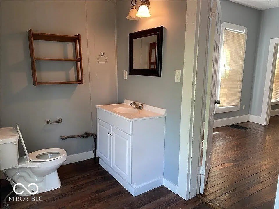 1201 N Oxford Street – photo 5