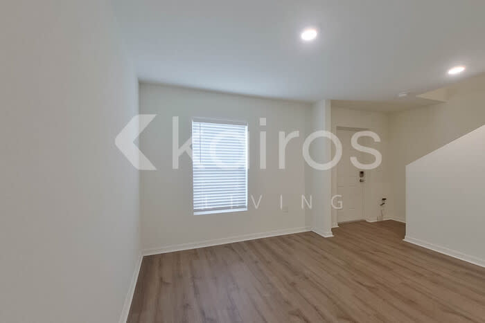 18268 Wintergarden Avenue – photo 4