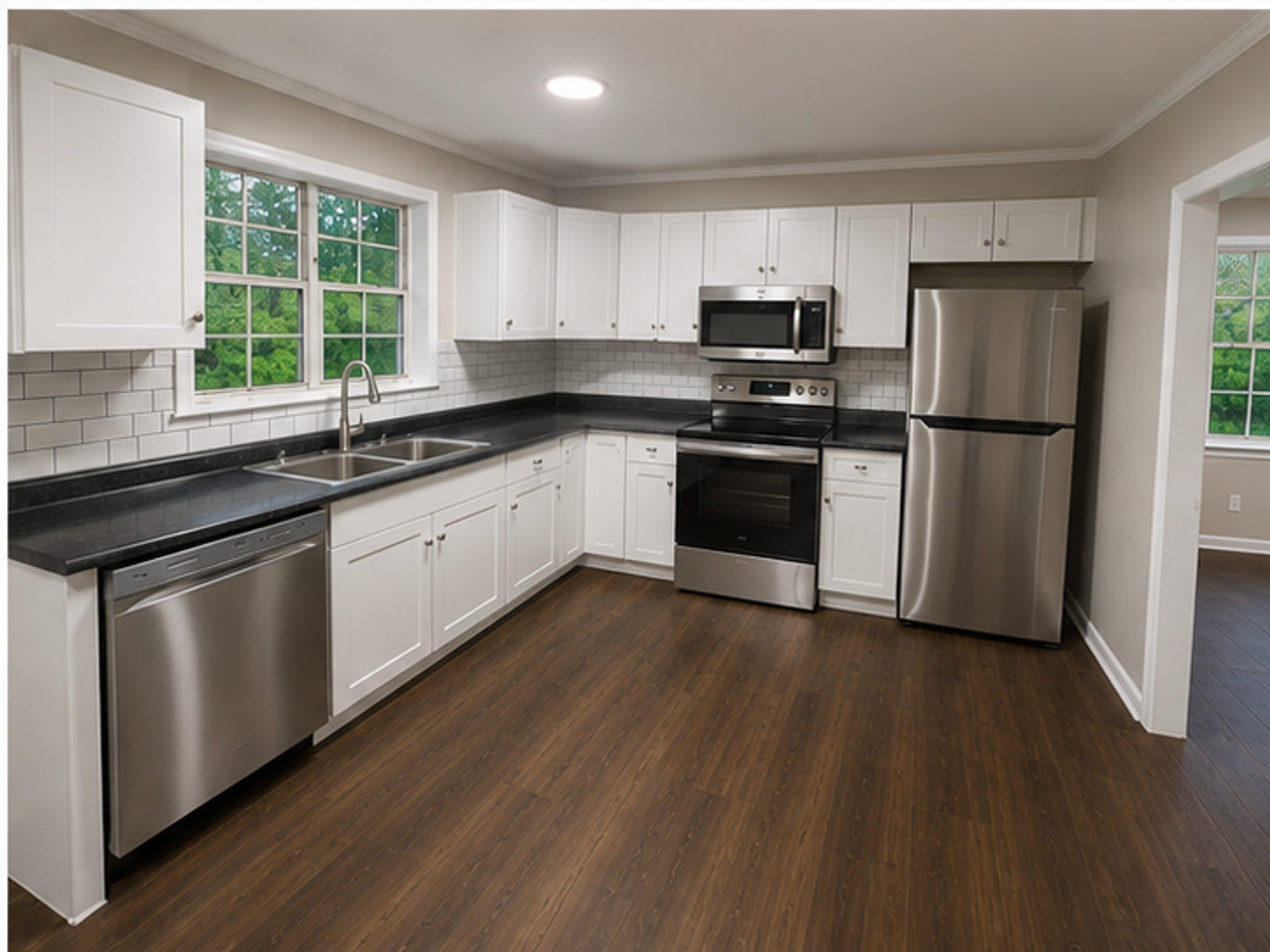 Newly Renovated 3 Bedroom Brick House Near Pendleton Elementary – photo 2