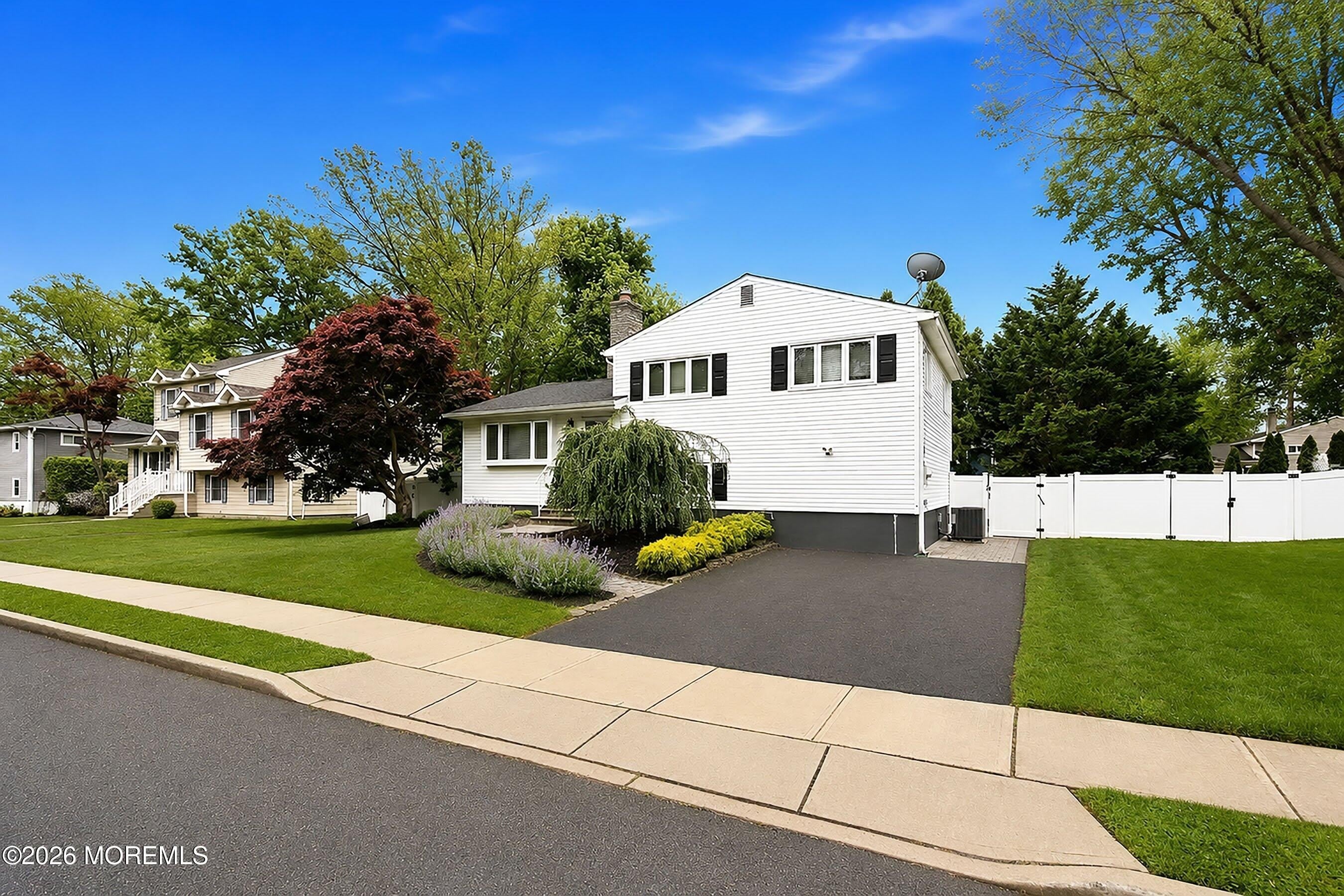 1114 Interlaken Avenue – photo 2