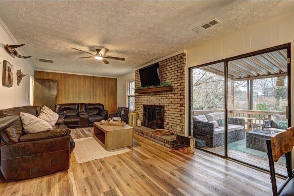 457 Castleaire Drive – photo 3