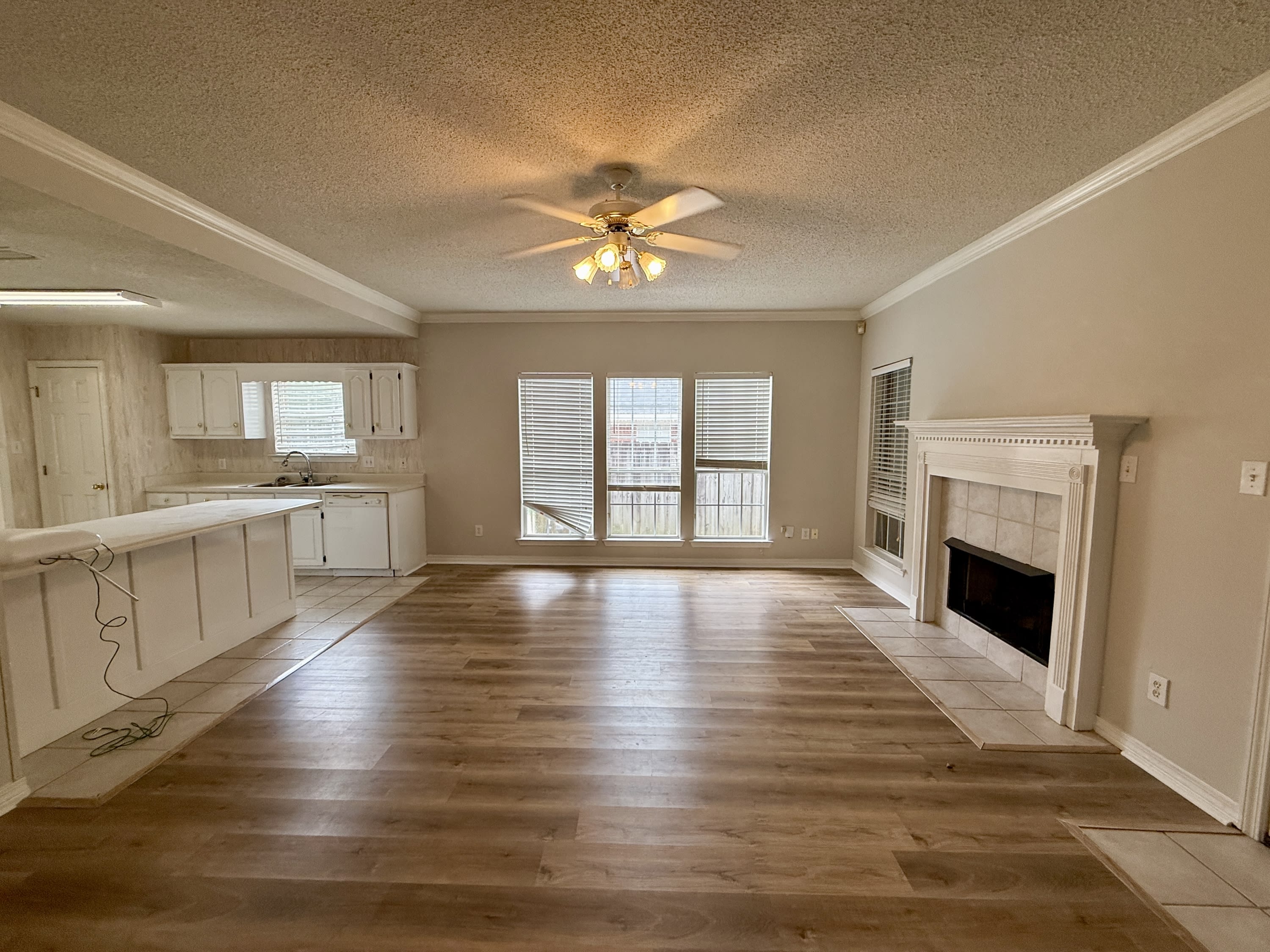 854 LOUISE AVE – photo 5