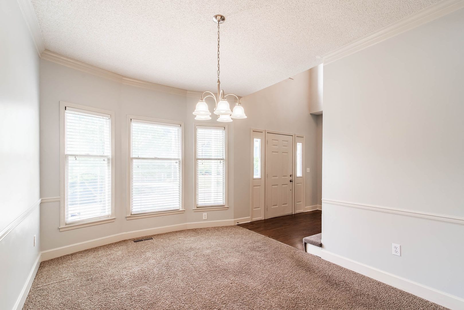 4 Bed Home in Blue Valley Schools – photo 5