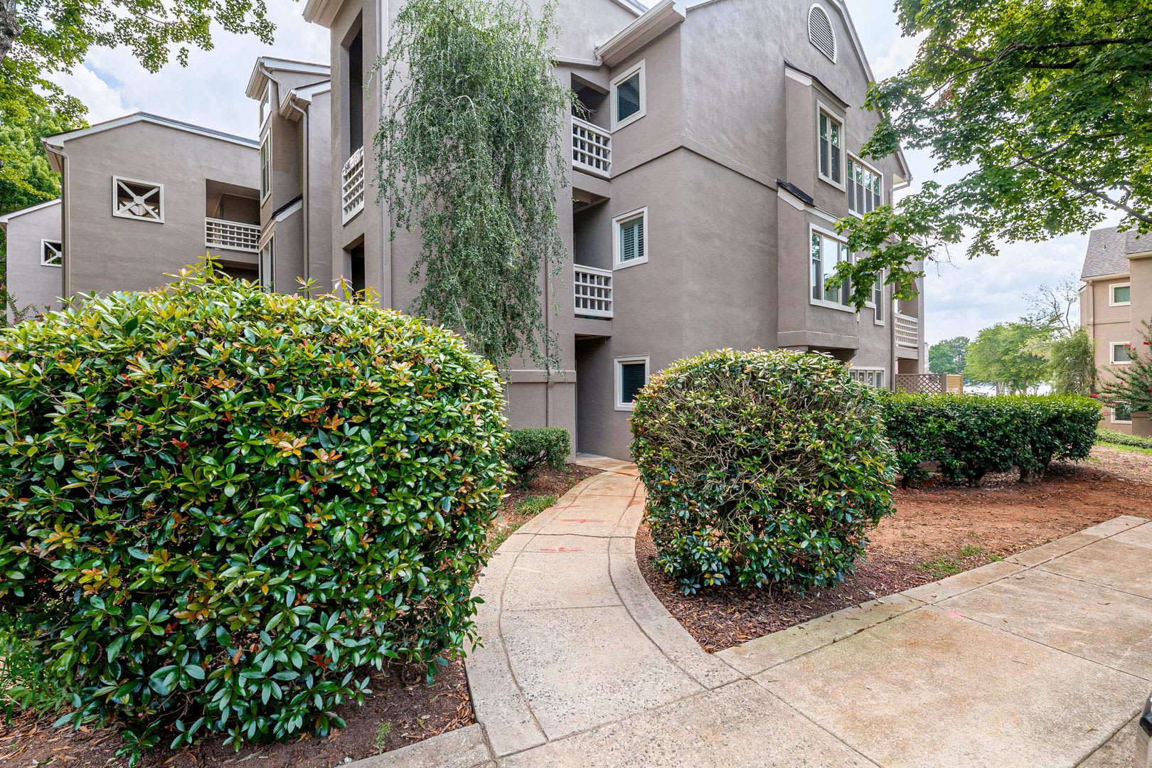 2 Bedroom Condo in Portside at Davidson Landing! – photo 3