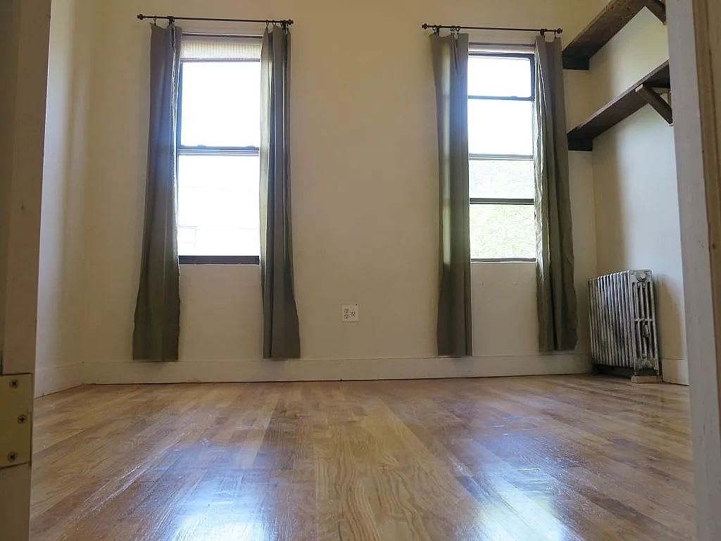 231 Boerum St # 2R – photo 2