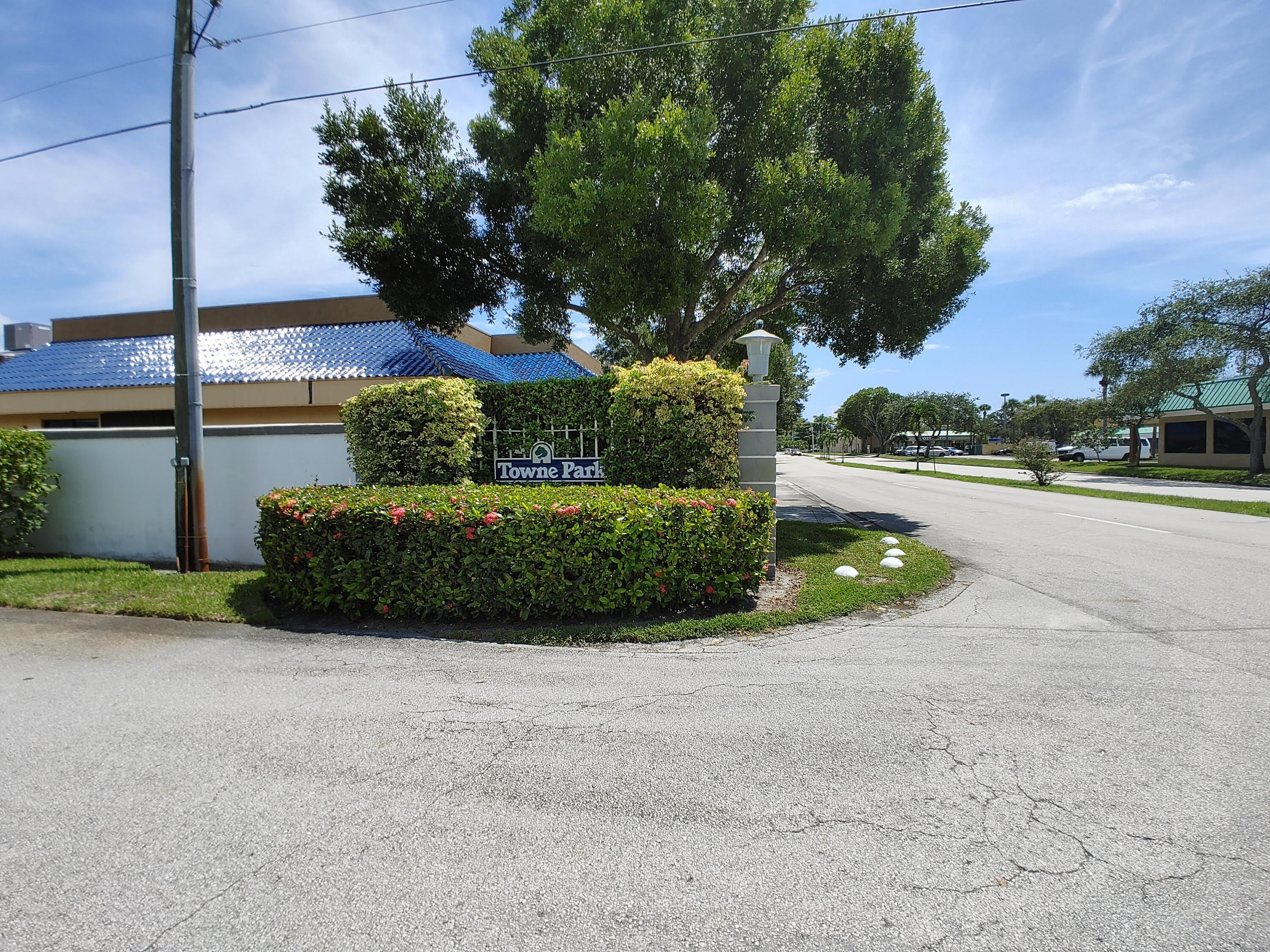 801 SE Central Parkway – photo 3