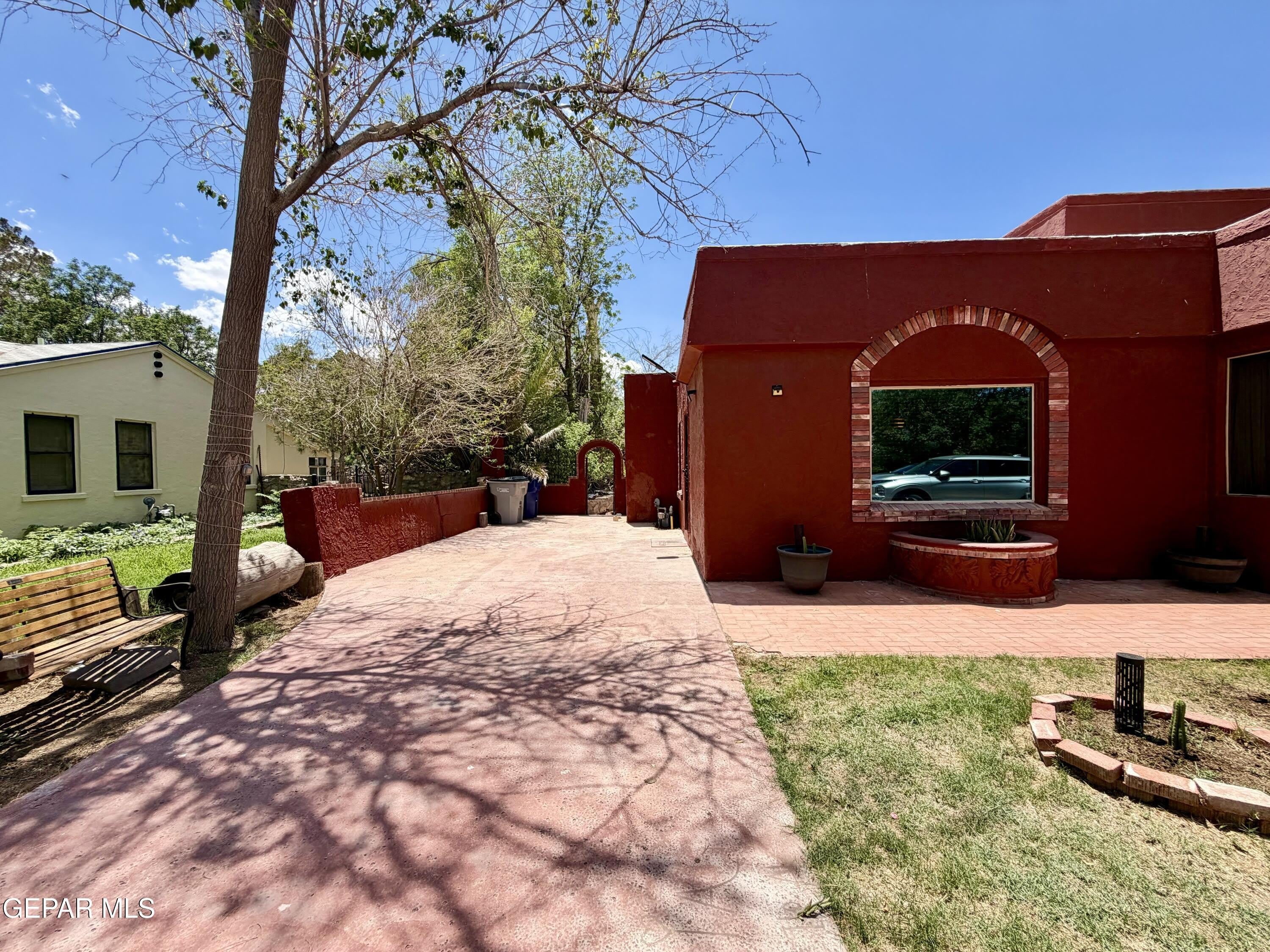 7404 Franklin Drive – photo 3
