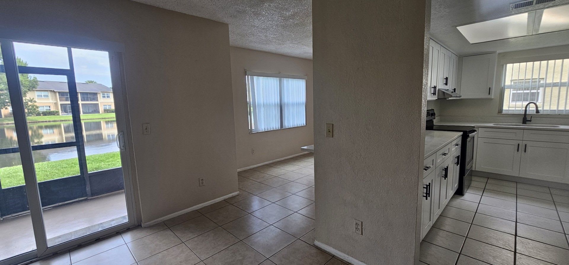 Hawthorne Village Condo- Unit 6 – photo 3