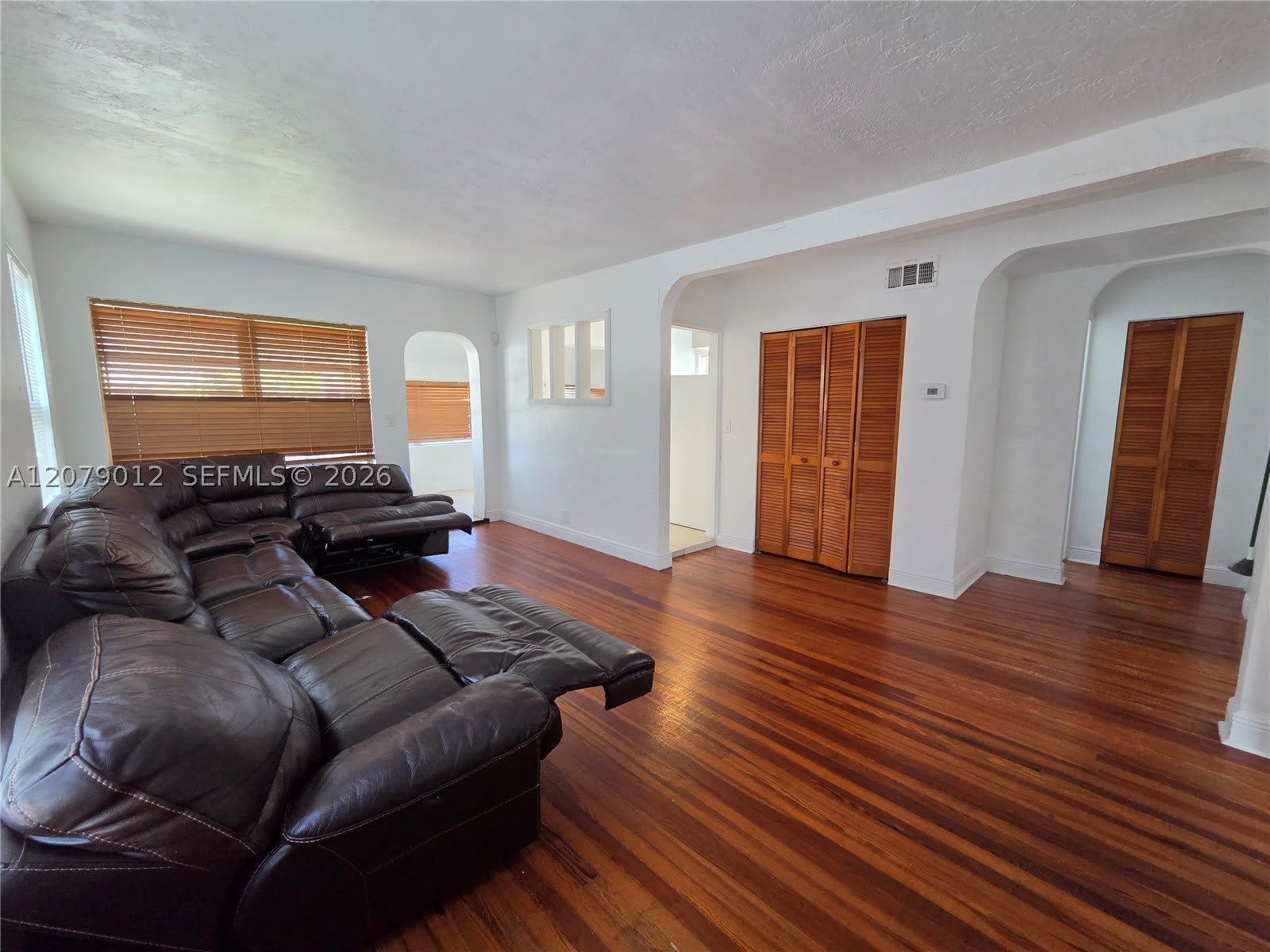 708 NE 4th St – photo 5