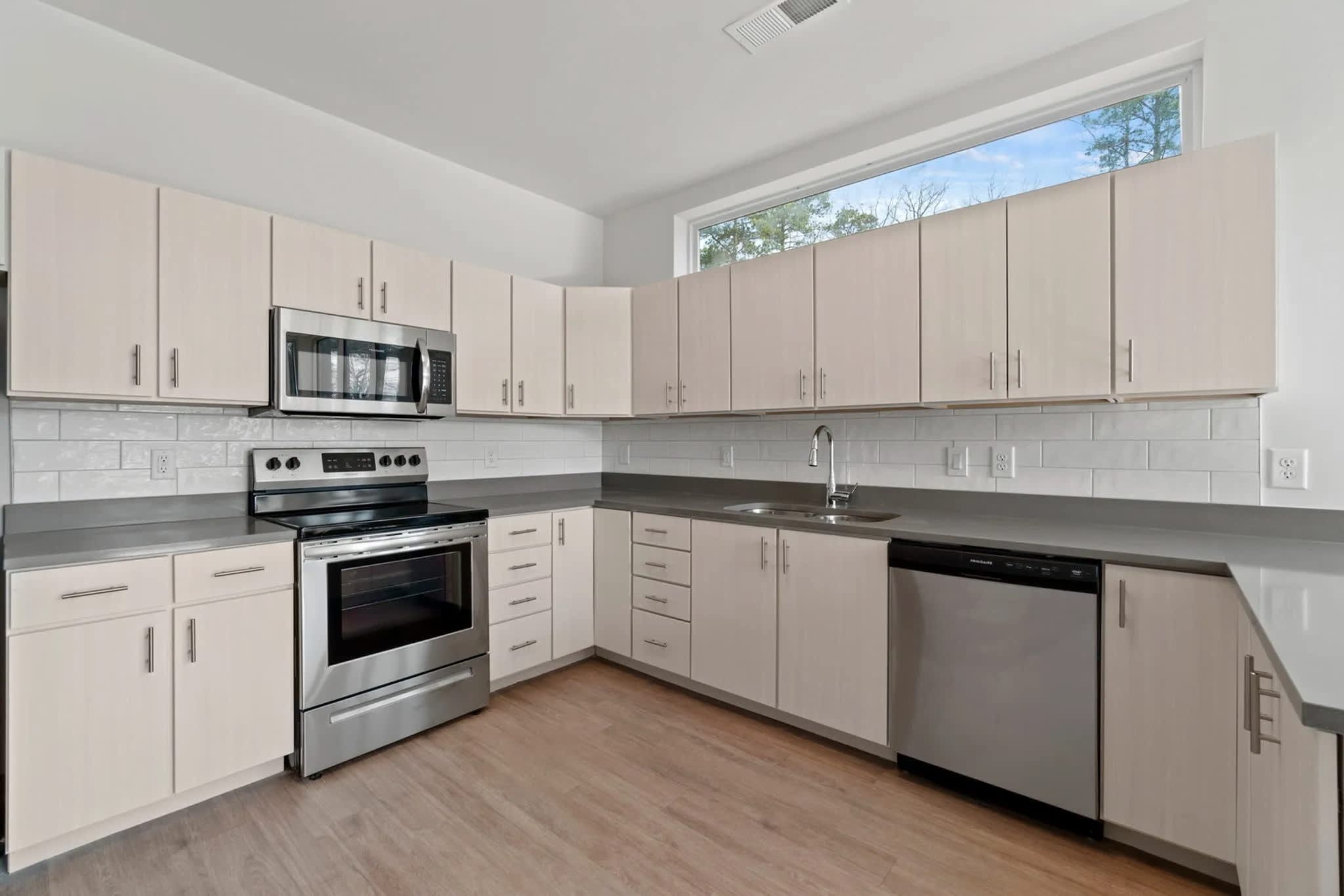 Metropolis Apartments – photo 1