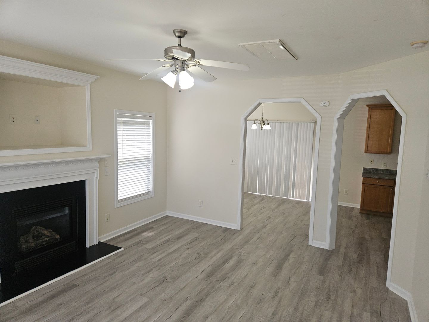 Charming 3br/2.5ba in SE Raleigh. Avail Now! – photo 3