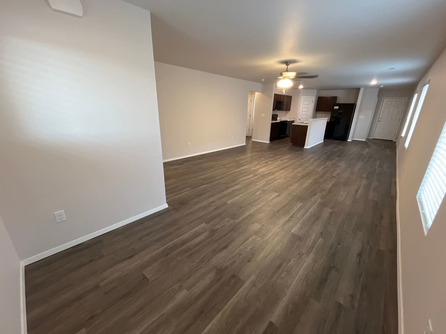 Pre-Leasing! Charming 3-Bedroom – photo 5