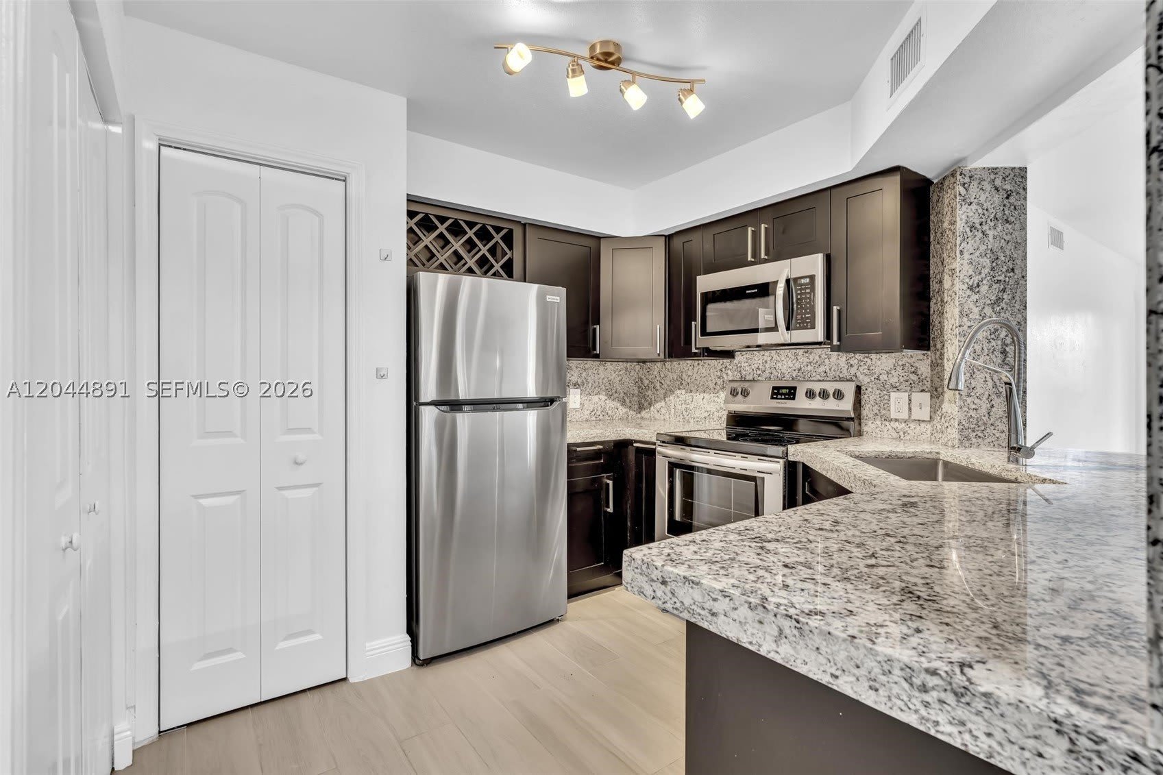 2341 Nw 33Rd St – photo 1